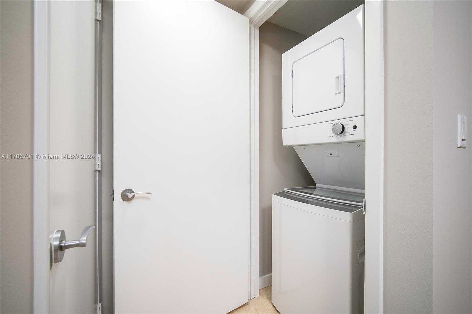 Small Image of 400 ALTON RD #2309, Miami Beach Number 13