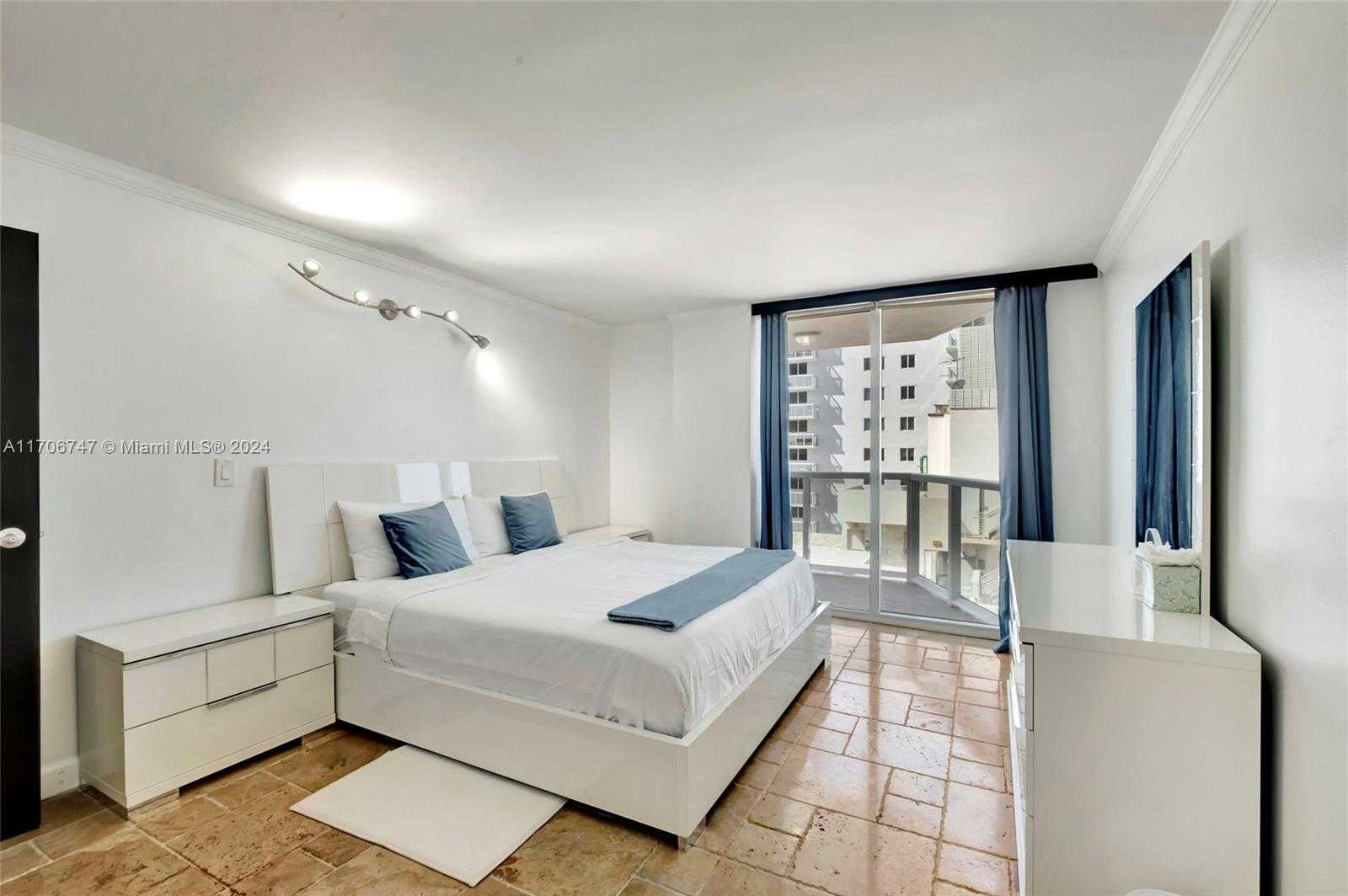 Small Image of 2401 COLLINS AVE #1411, Miami Beach Number 20