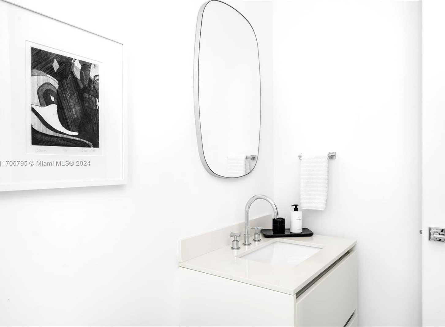 Small Image of 2811 SOUTH BAYSHORE DR #20BC, Miami Number 19