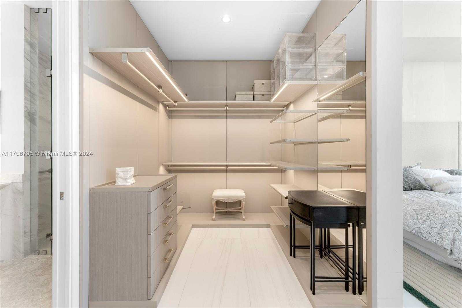 Small Image of 2811 SOUTH BAYSHORE DR #20BC, Miami Number 8