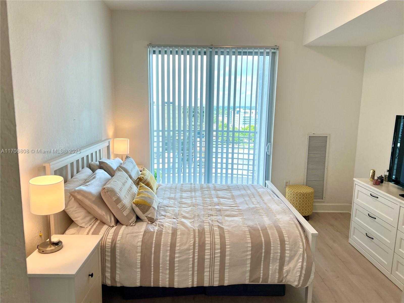 Small Image of 1830 RADIUS DR #1203, Hollywood Number 16