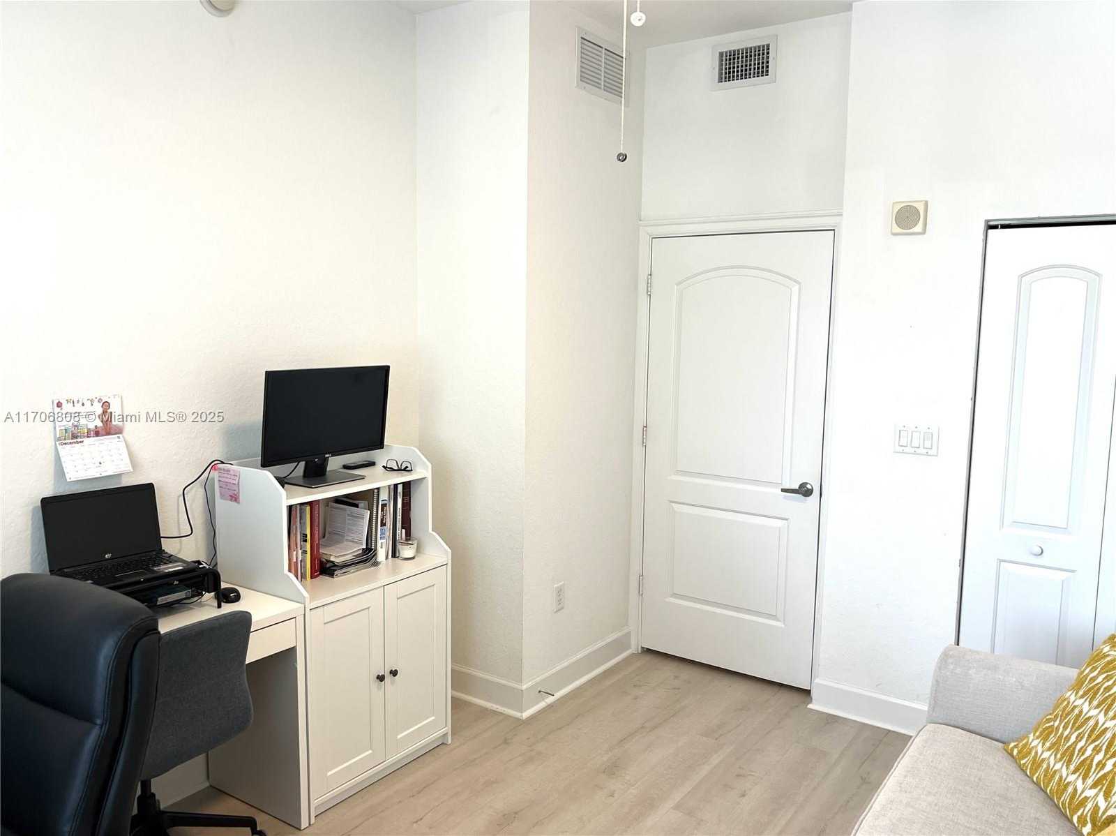 Small Image of 1830 RADIUS DR #1203, Hollywood Number 20