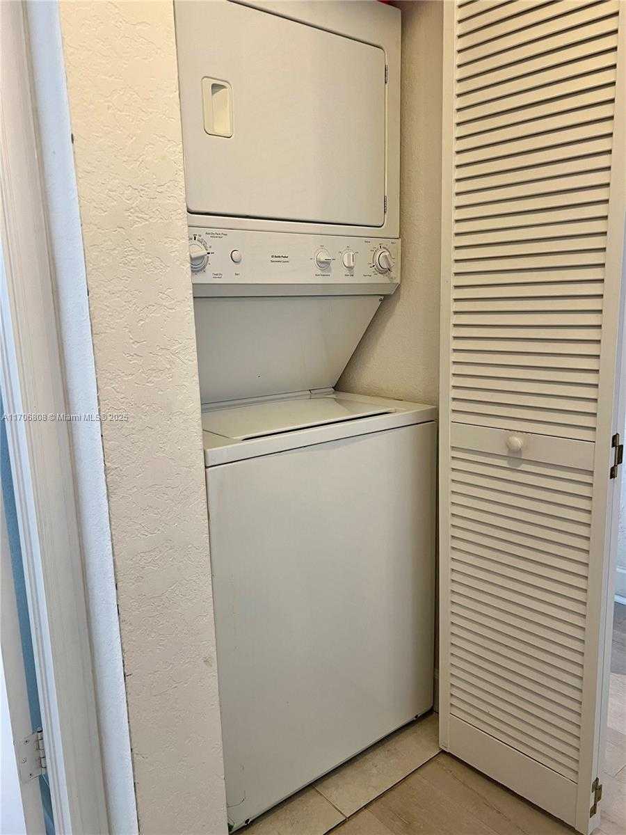 Small Image of 1830 RADIUS DR #1203, Hollywood Number 22