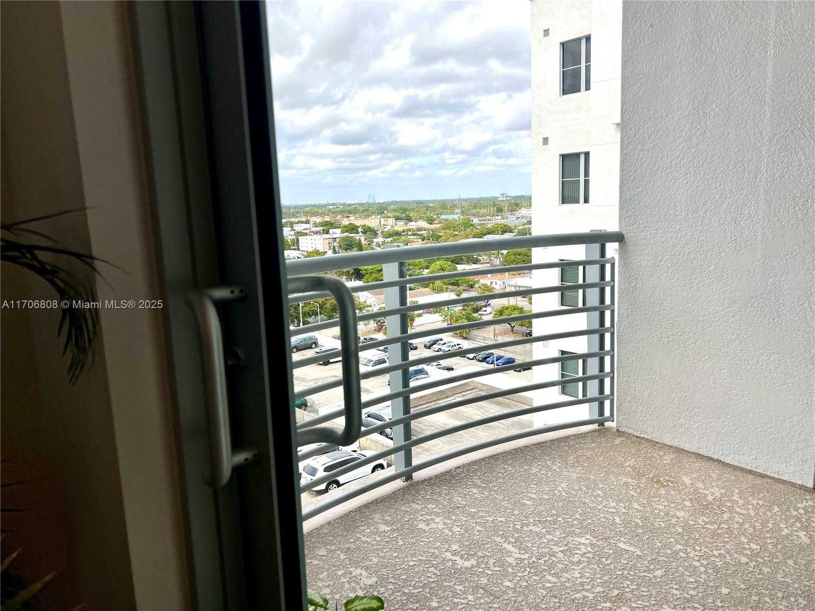 Small Image of 1830 RADIUS DR #1203, Hollywood Number 23
