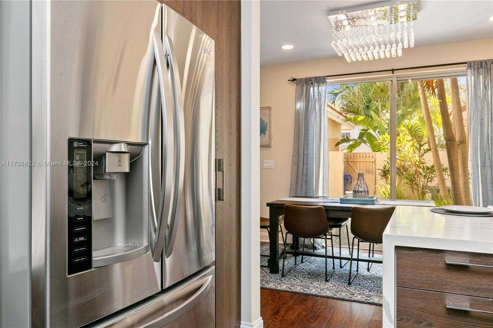 Small Image of 1564 YELLOWHEART WAY #1564, Hollywood Number 11