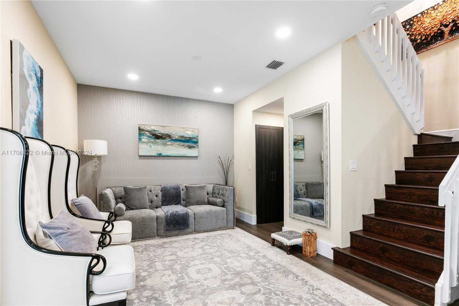 Small Image of 1564 YELLOWHEART WAY #1564, Hollywood Number 12