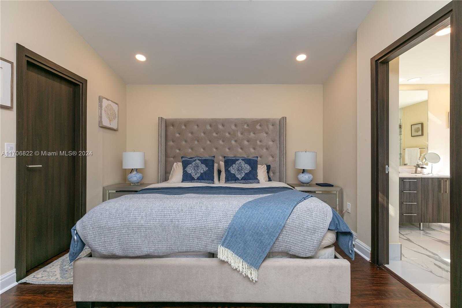 Small Image of 1564 YELLOWHEART WAY #1564, Hollywood Number 25