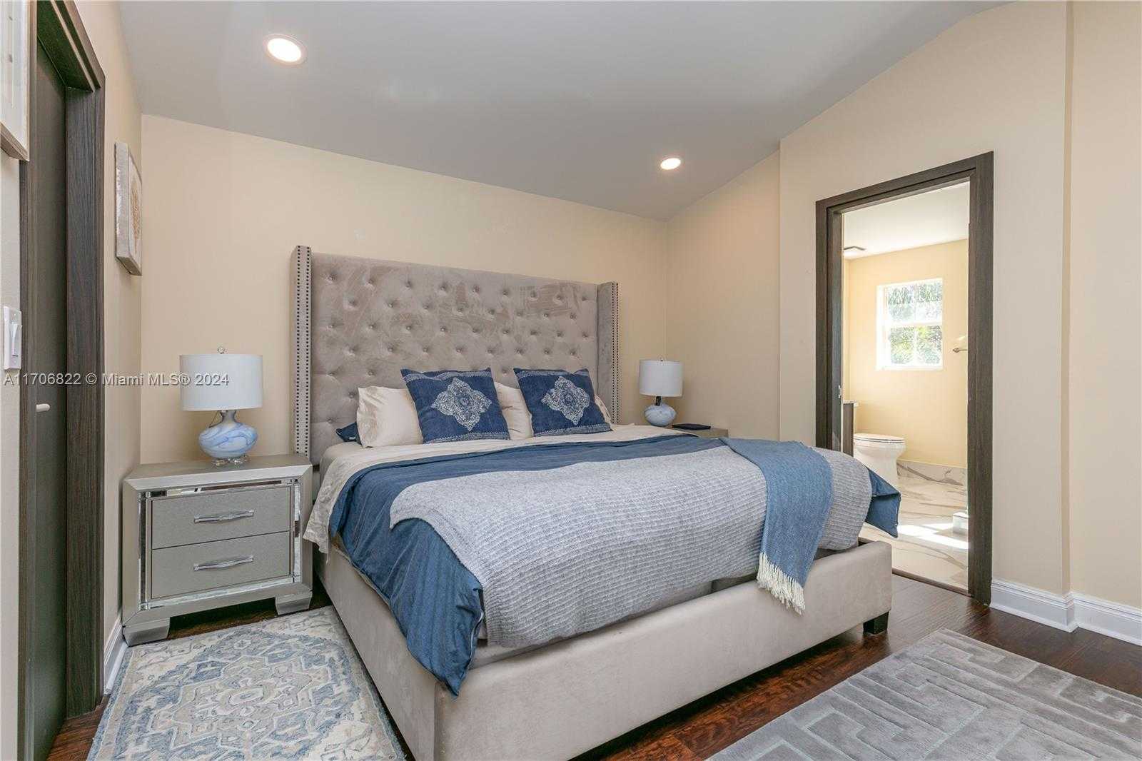 Small Image of 1564 YELLOWHEART WAY #1564, Hollywood Number 27