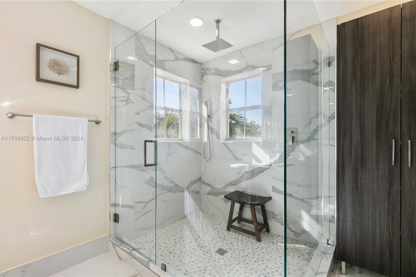 Small Image of 1564 YELLOWHEART WAY #1564, Hollywood Number 29