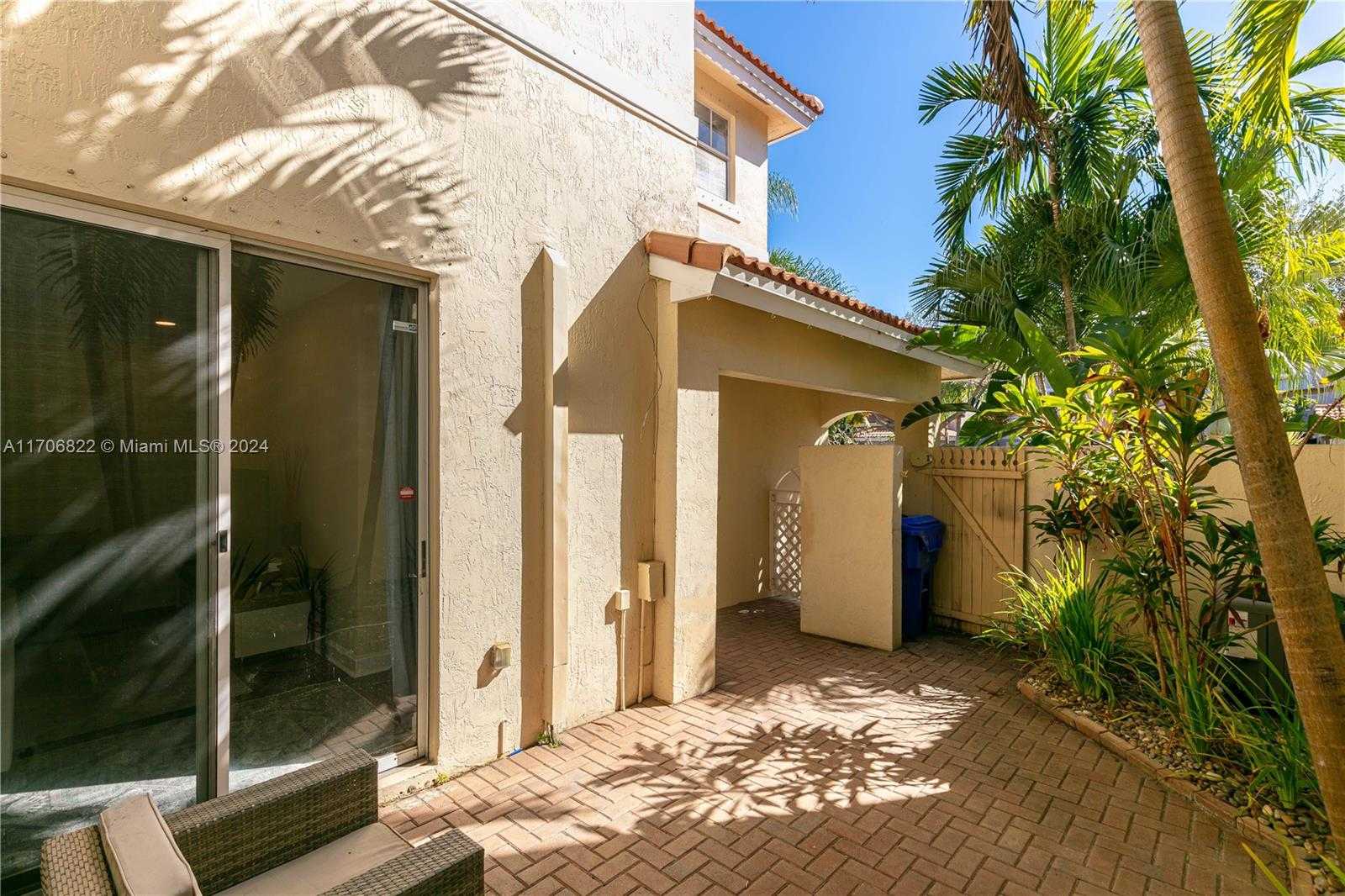 Small Image of 1564 YELLOWHEART WAY #1564, Hollywood Number 41