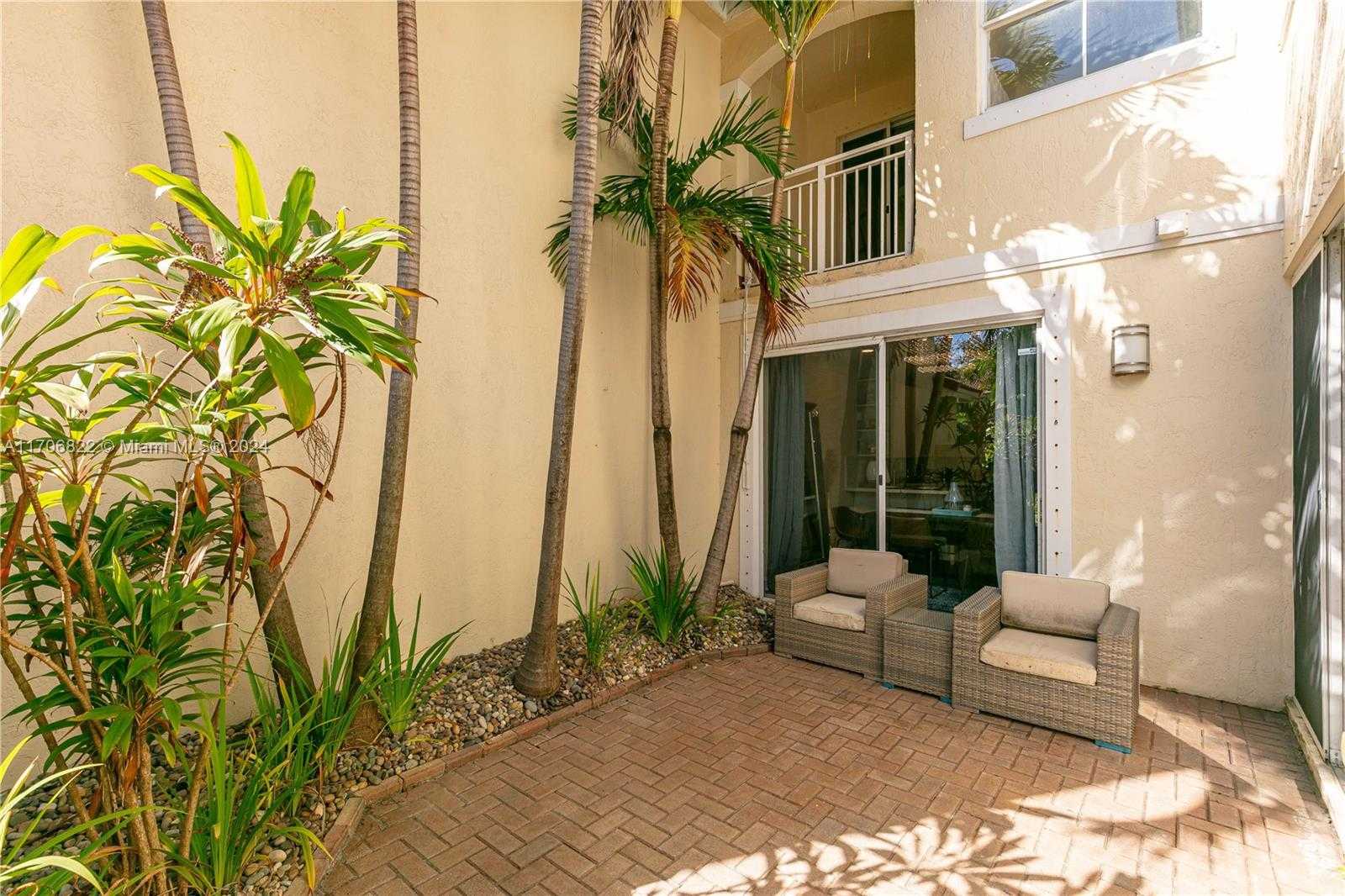Small Image of 1564 YELLOWHEART WAY #1564, Hollywood Number 43