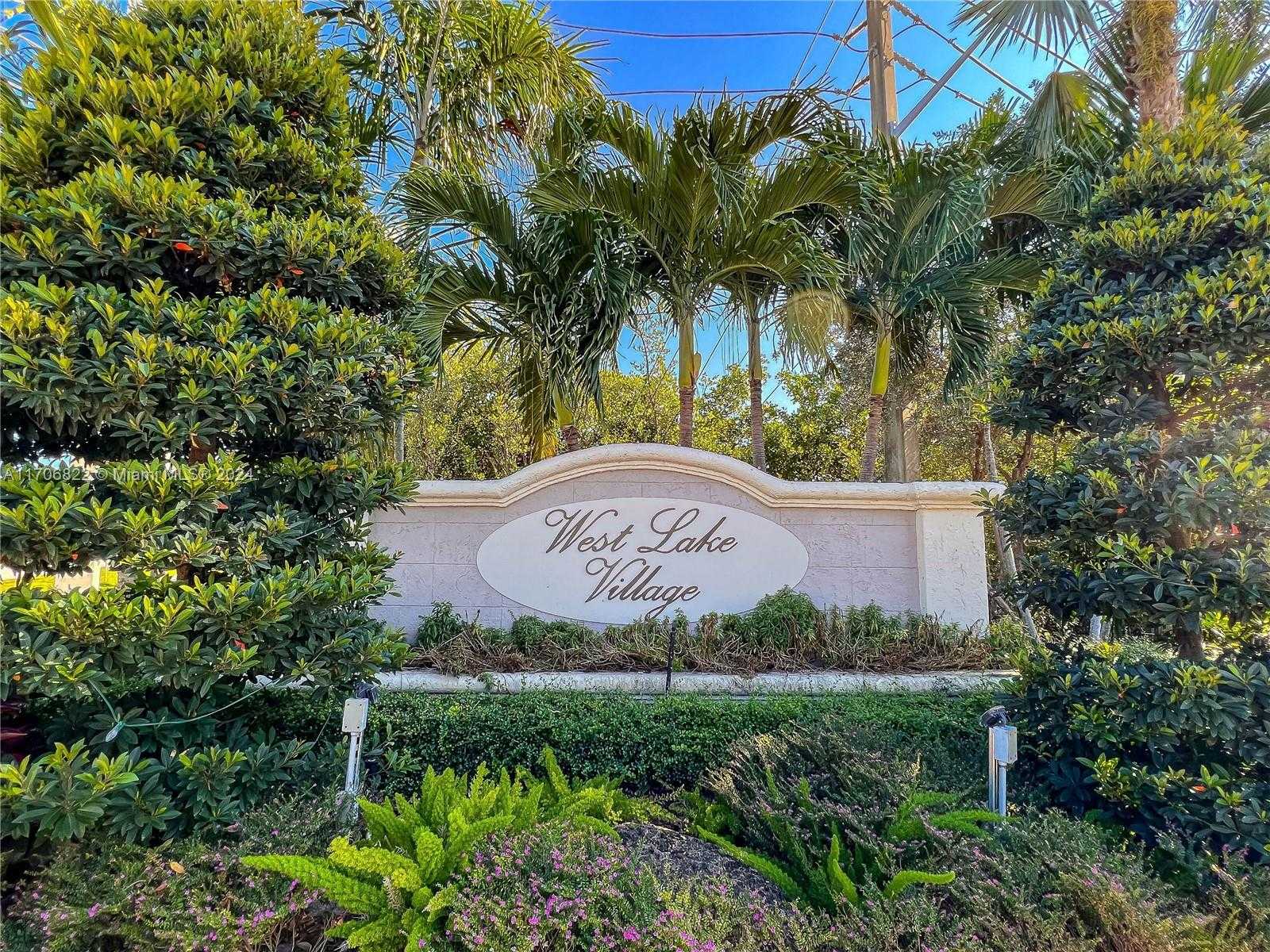 Small Image of 1564 YELLOWHEART WAY #1564, Hollywood Number 44