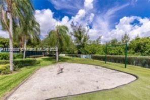 Small Image of 1564 YELLOWHEART WAY #1564, Hollywood Number 62