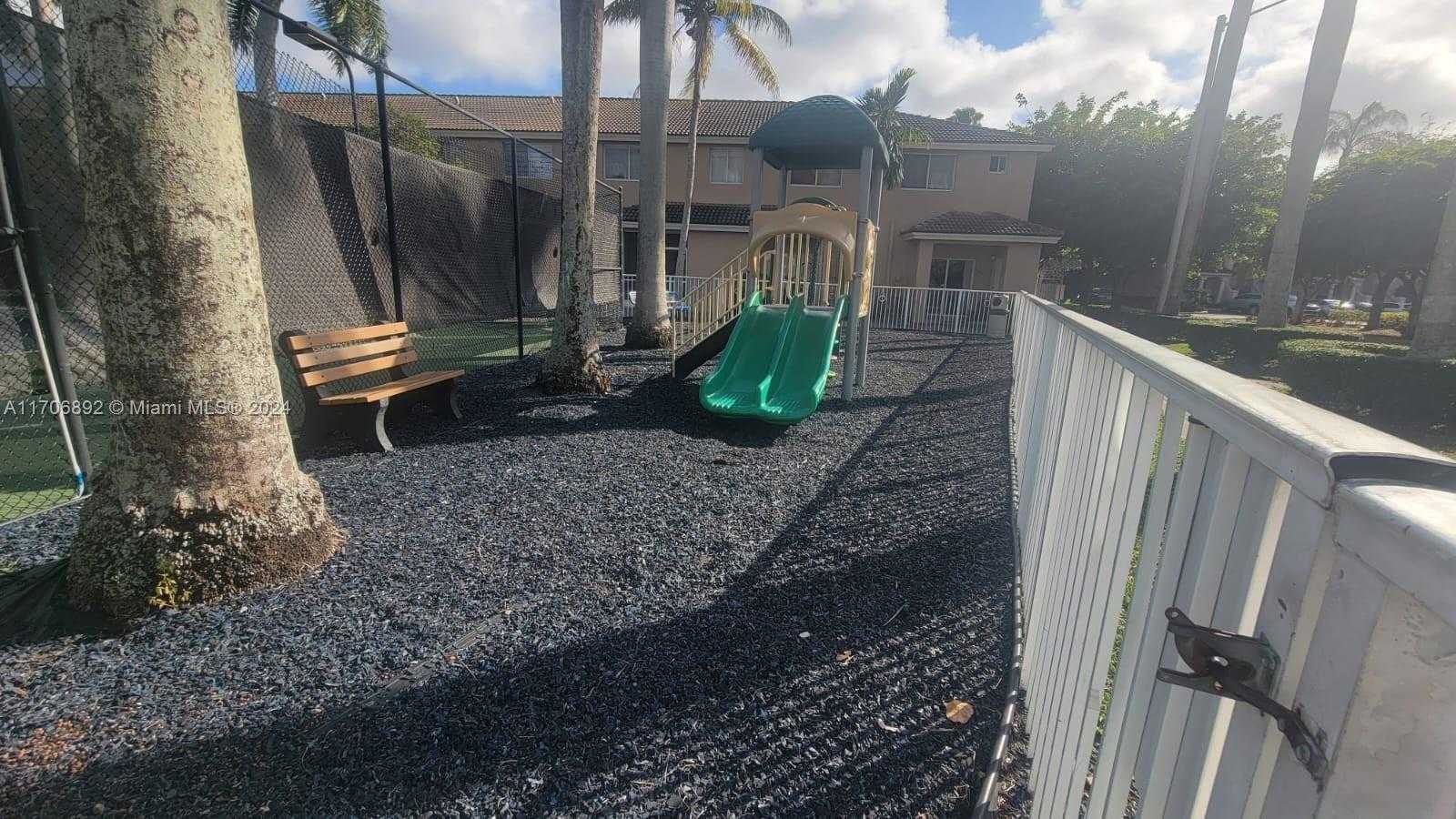 Small Image of 5660 NORTH WEST 115TH CT #204, Doral Number 15