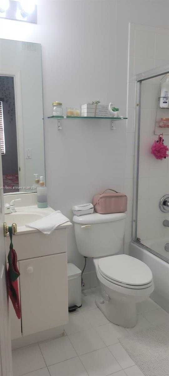 Small Image of 5660 NORTH WEST 115TH CT #204, Doral Number 7