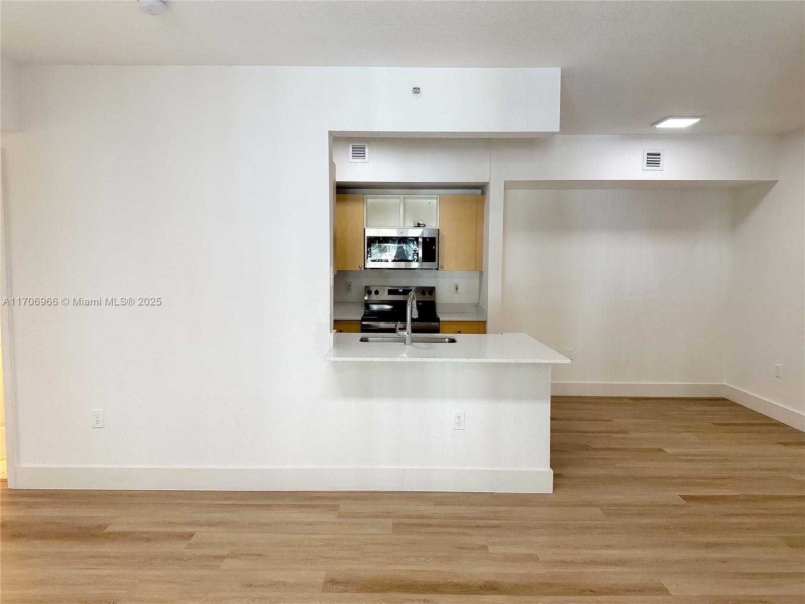 Small Image of 2564 CENTERGATE DR #208, Miramar Number 16