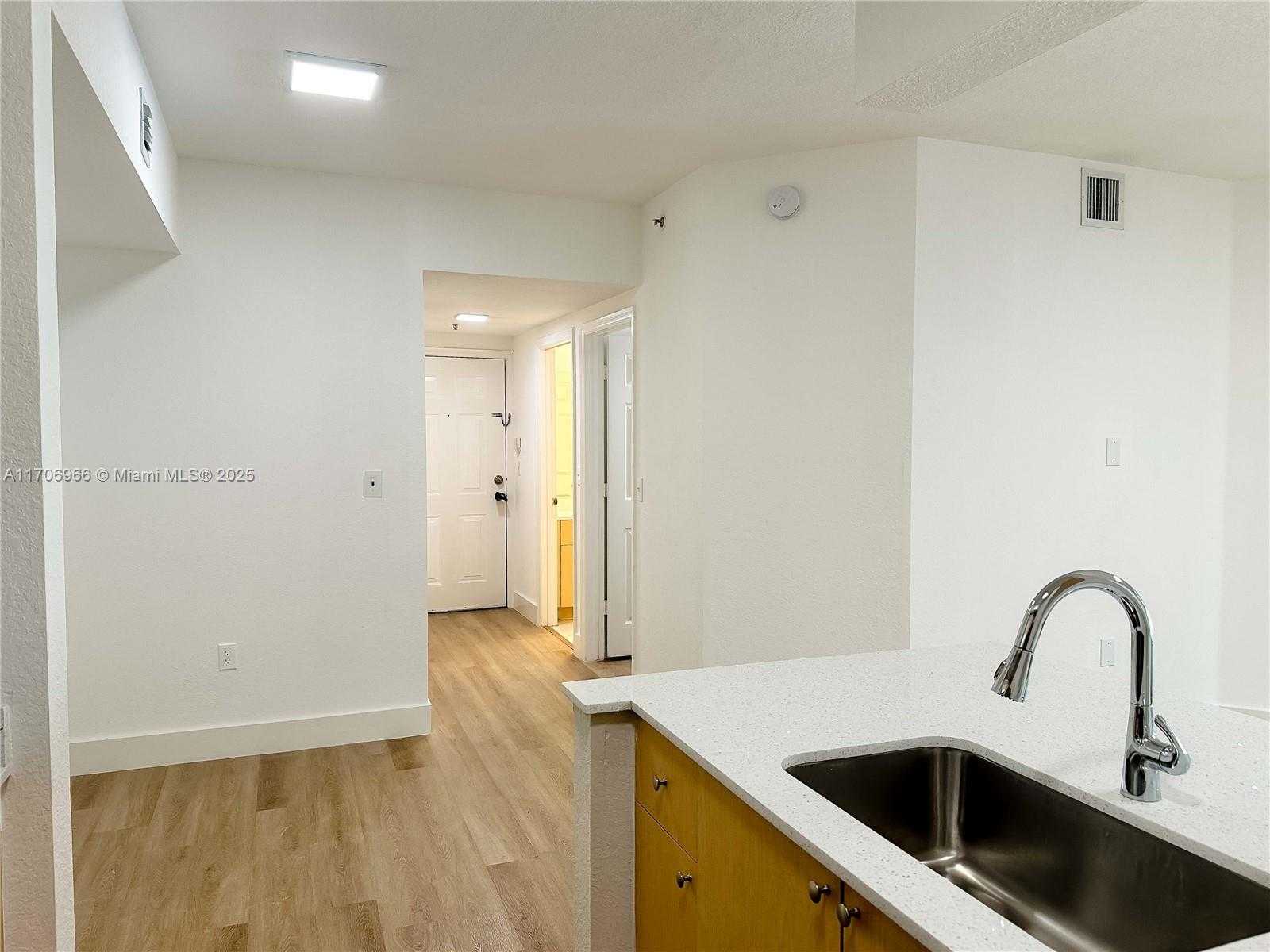Small Image of 2564 CENTERGATE DR #208, Miramar Number 21