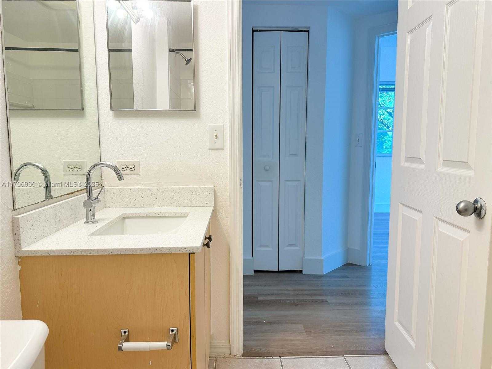 Small Image of 2564 CENTERGATE DR #208, Miramar Number 24