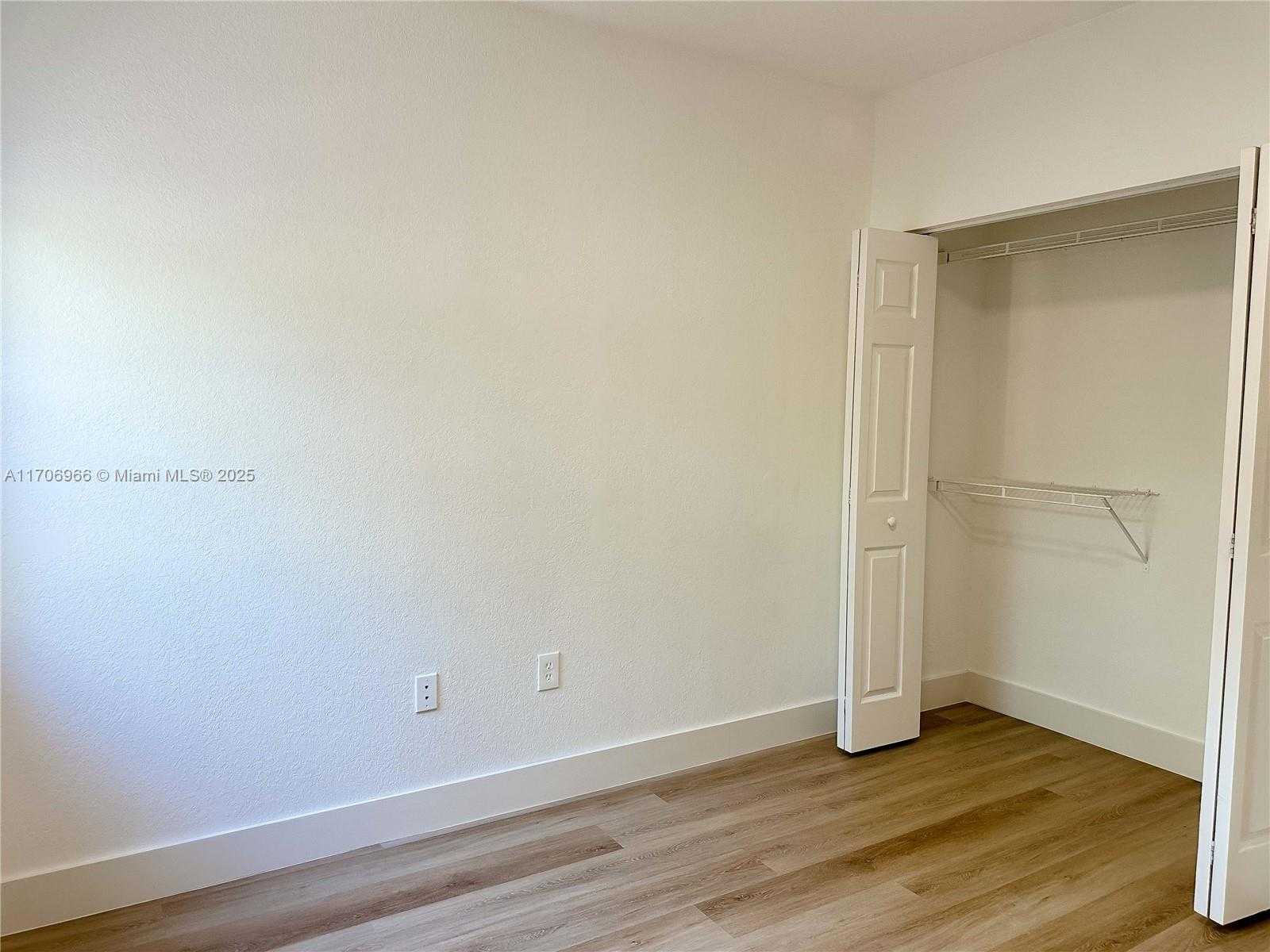 Small Image of 2564 CENTERGATE DR #208, Miramar Number 27