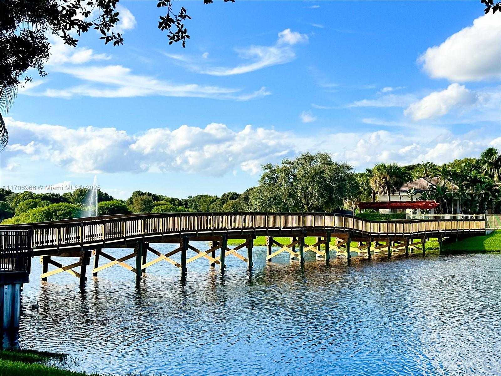 Small Image of 2564 CENTERGATE DR #208, Miramar Number 45