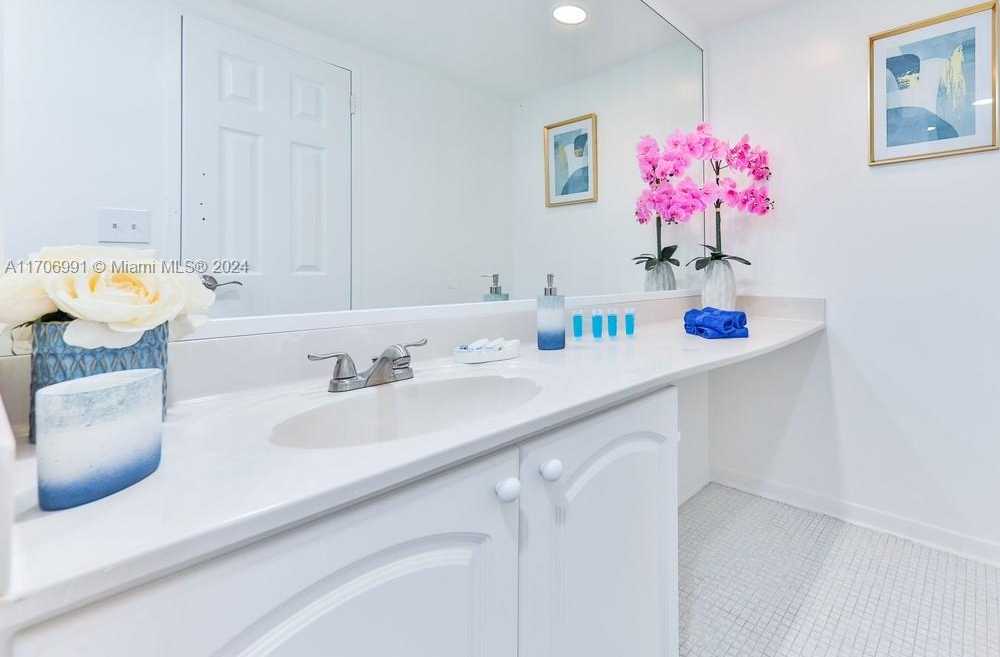 Small Image of 4001 SOUTH OCEAN DR #16K, Hollywood Number 8