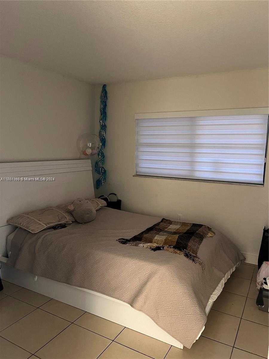 Small Image of 8875 FONTAINEBLEAU BLVD #203, Miami Number 11