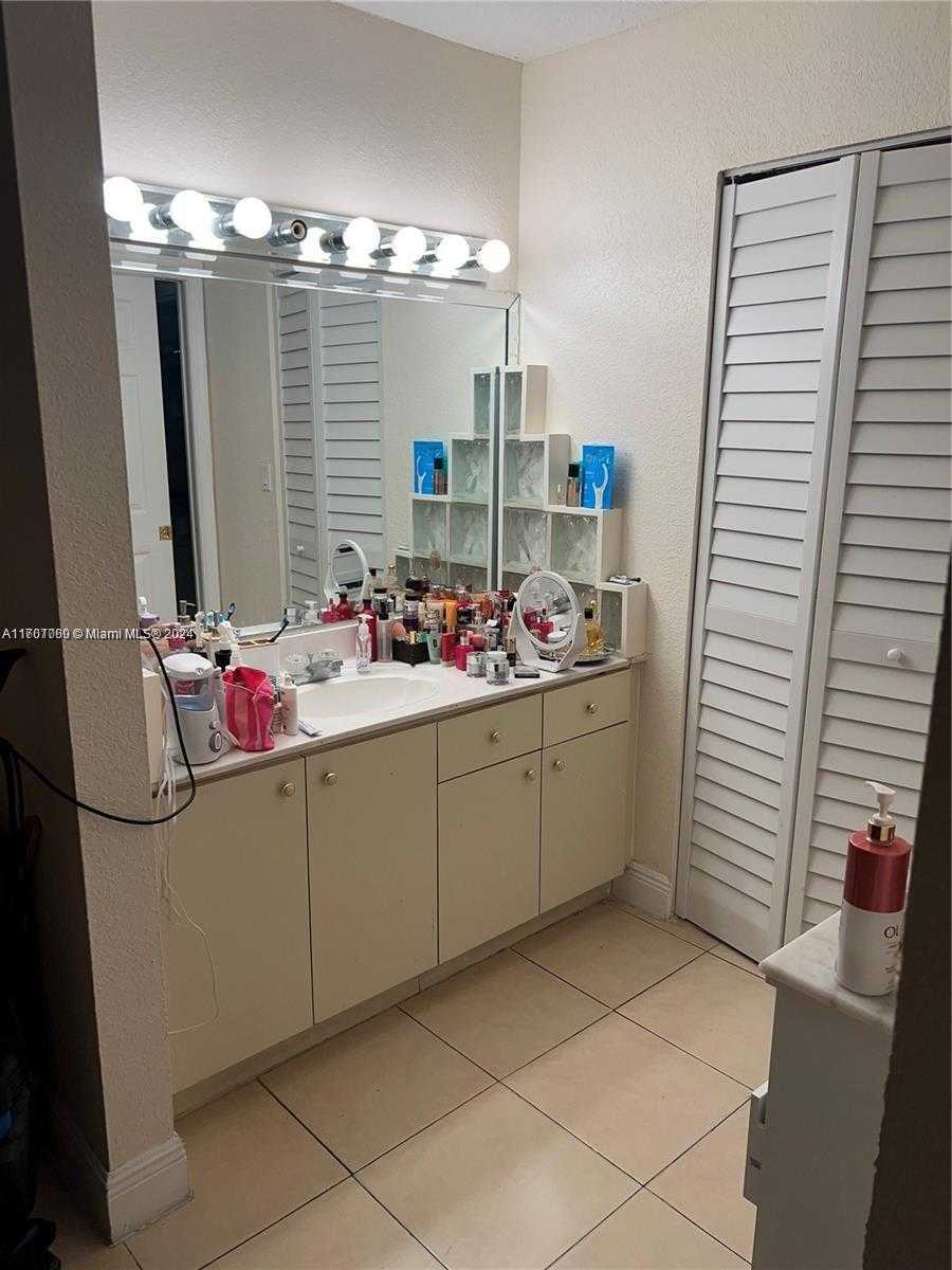 Small Image of 8875 FONTAINEBLEAU BLVD #203, Miami Number 12