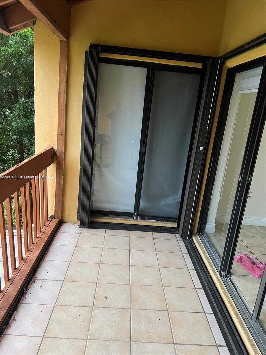 Small Image of 8875 FONTAINEBLEAU BLVD #203, Miami Number 22