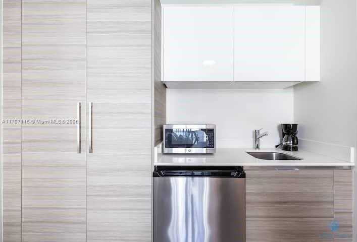 Small Image of 777 NORTH OCEAN DR #S309, Hollywood Number 13