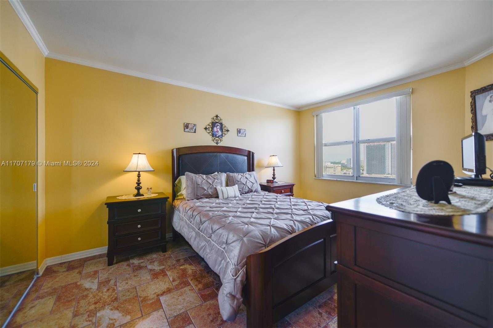 Small Image of 1965 SOUTH OCEAN DR #17D, Hallandale Beach Number 16