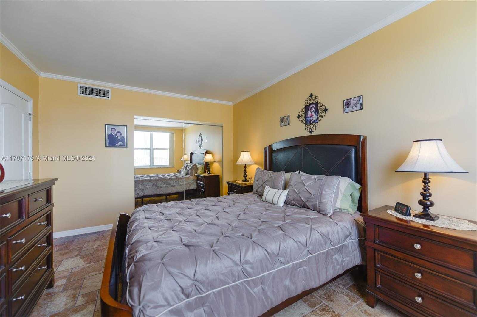 Small Image of 1965 SOUTH OCEAN DR #17D, Hallandale Beach Number 19