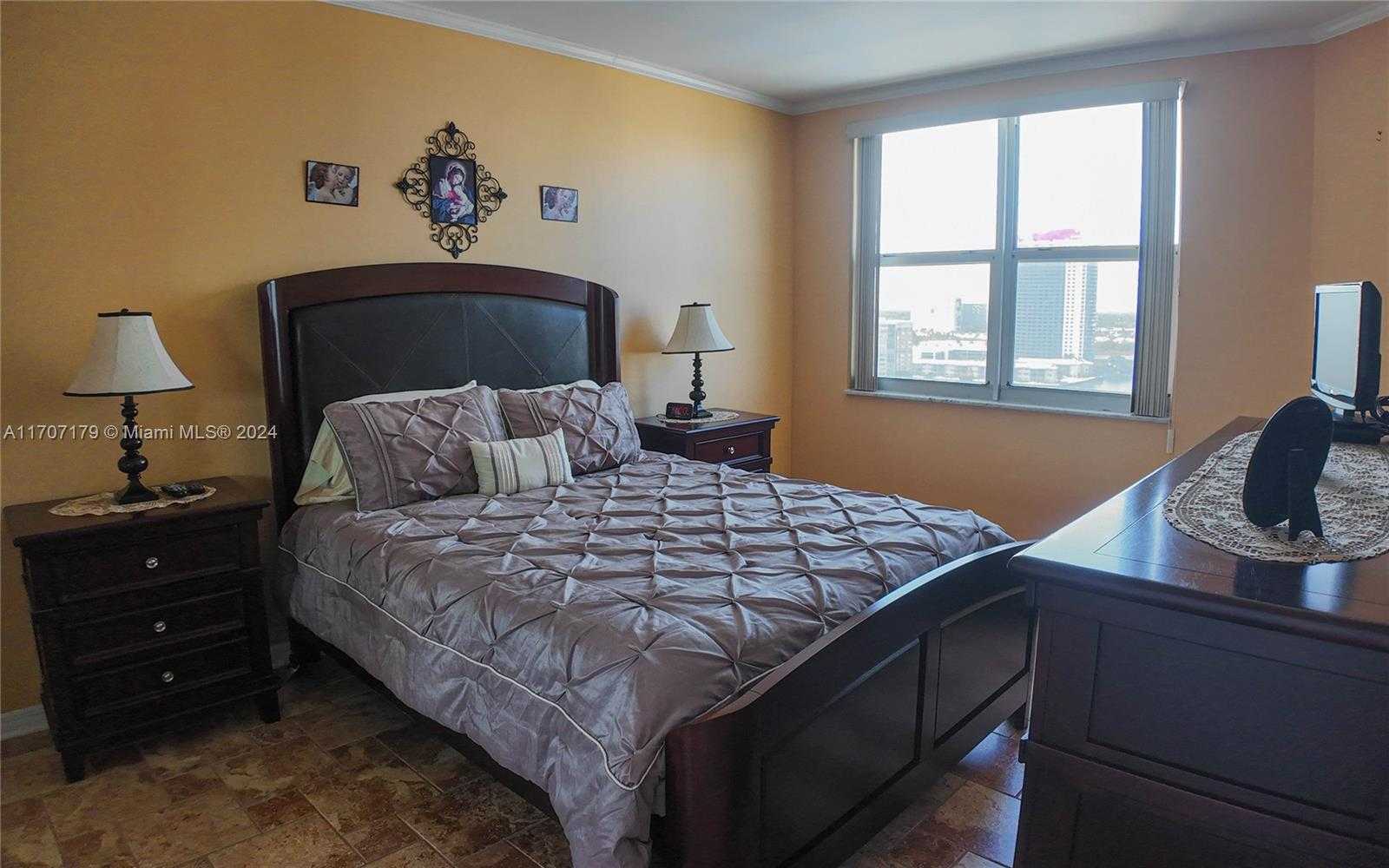 Small Image of 1965 SOUTH OCEAN DR #17D, Hallandale Beach Number 22