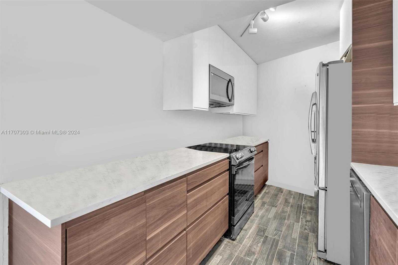Small Image of 1881 WASHINGTON AVE #16H, Miami Beach Number 8