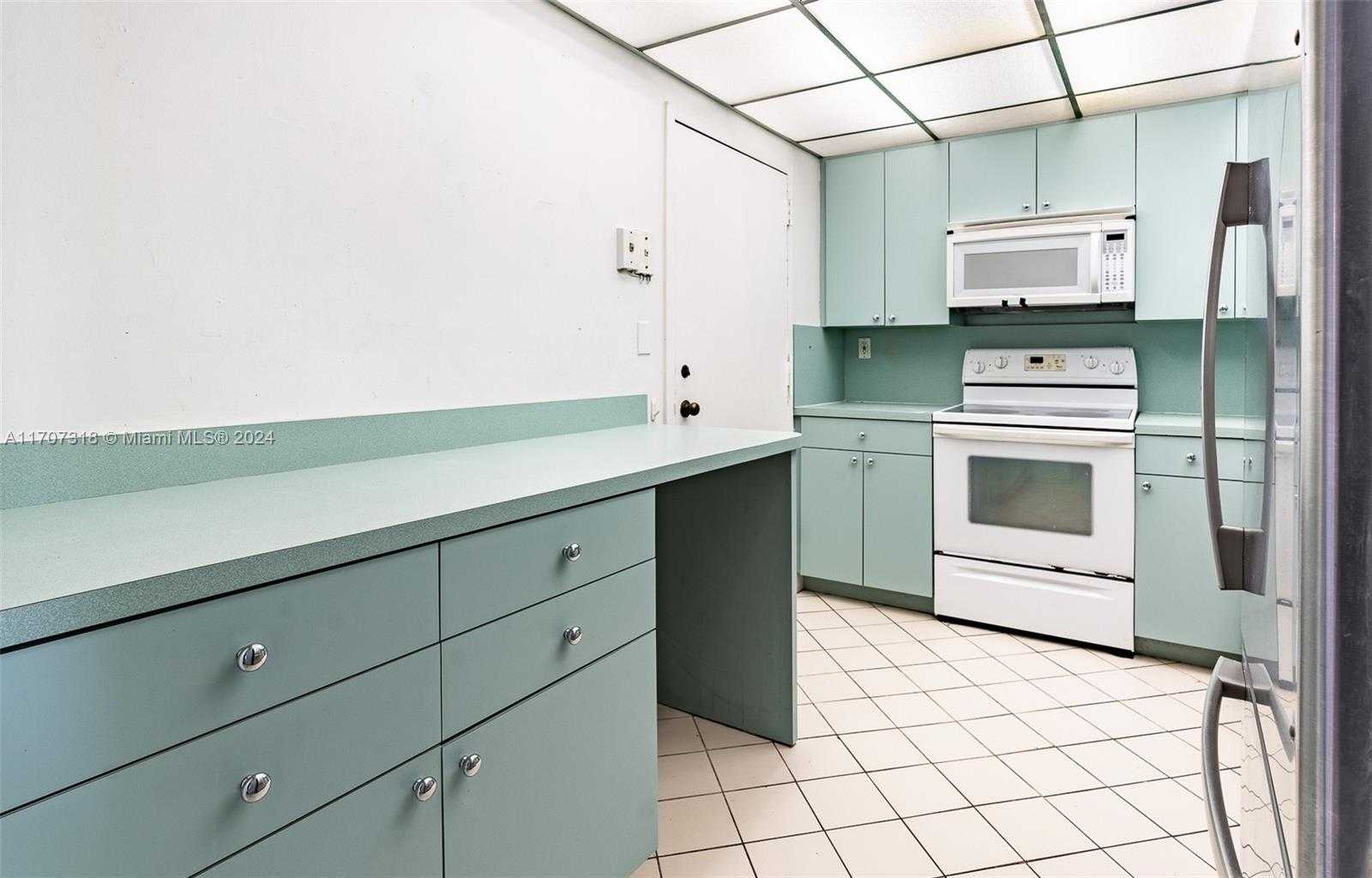 Small Image of 10000 WEST BAY HARBOR DR #625, Bay Harbor Islands Number 3