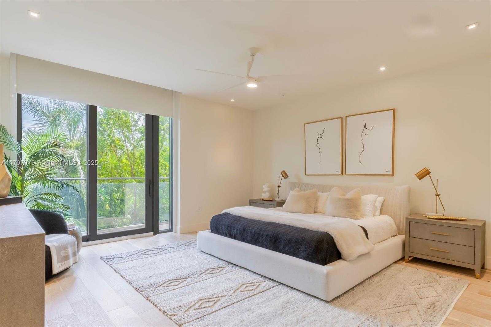 Small Image of 3581 EAST GLENCOE ST #203, Miami Number 15