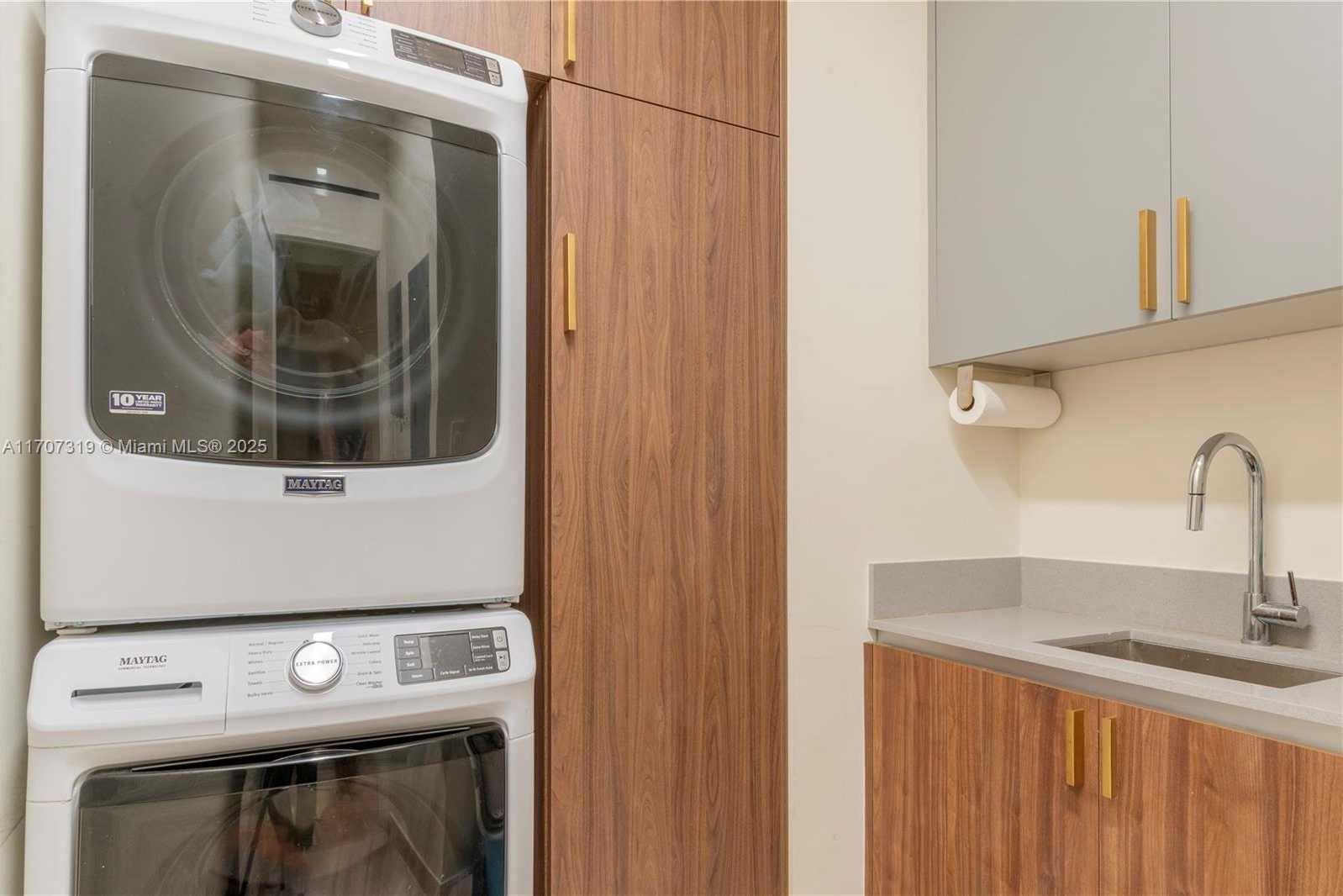 Small Image of 3581 EAST GLENCOE ST #203, Miami Number 24