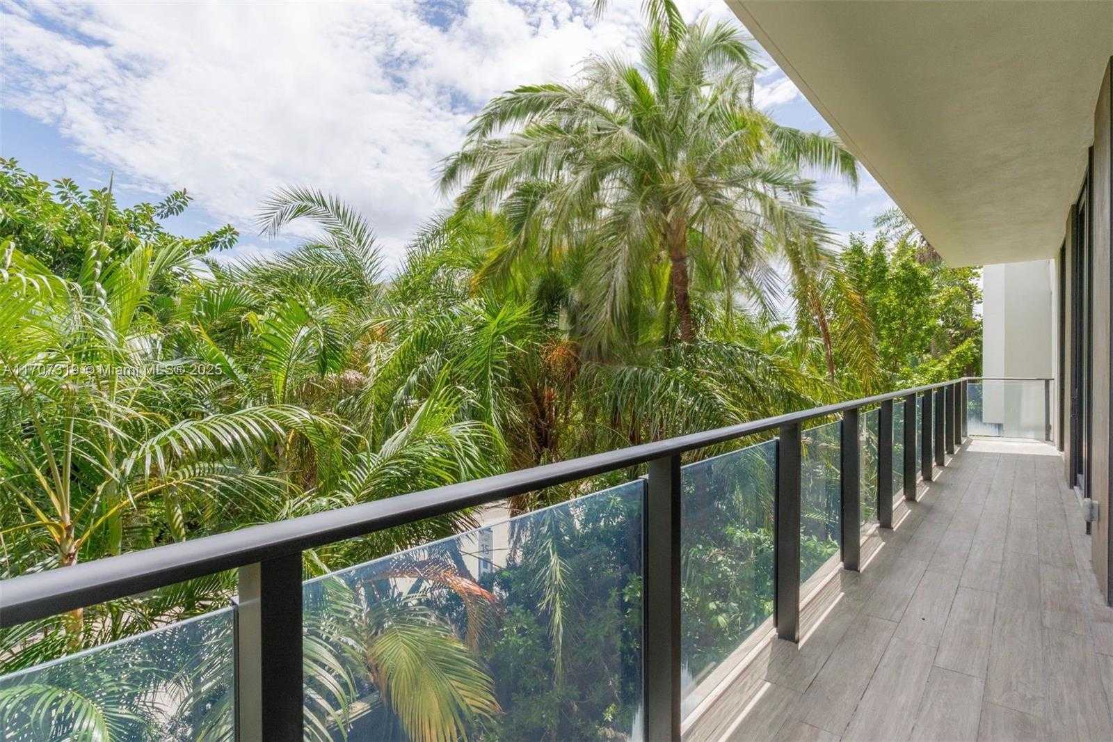Small Image of 3581 EAST GLENCOE ST #203, Miami Number 25