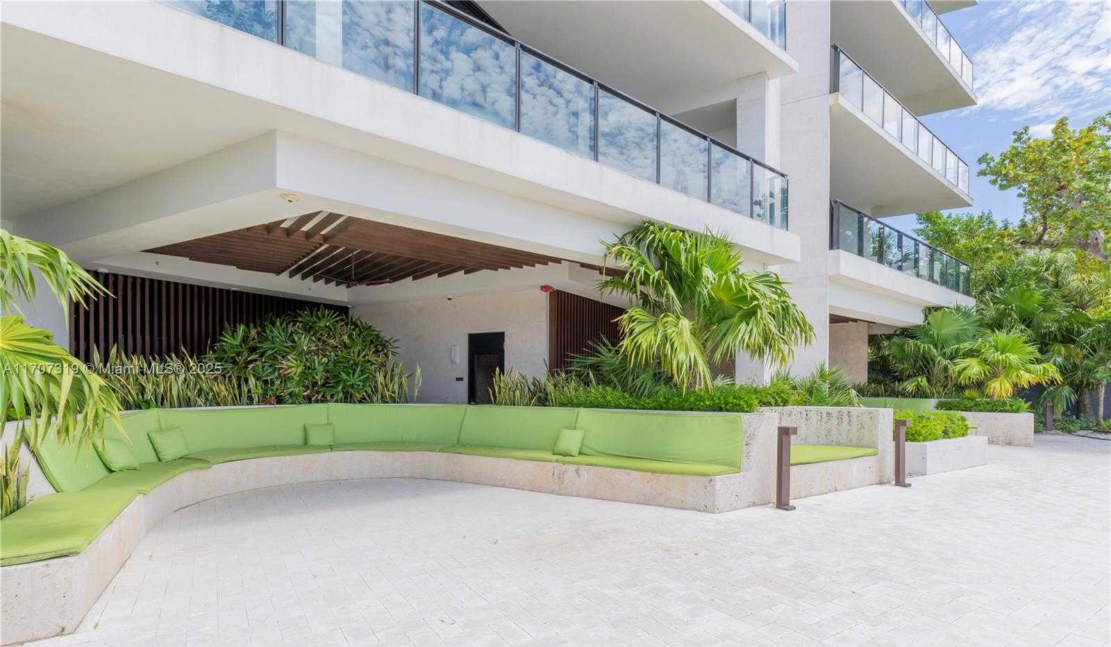 Small Image of 3581 EAST GLENCOE ST #203, Miami Number 37