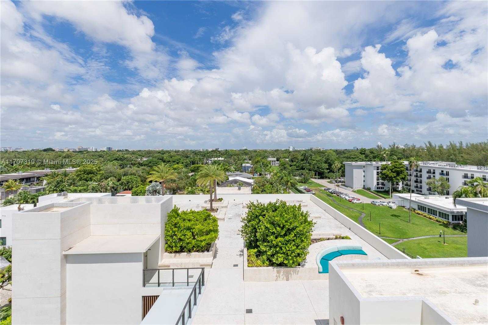 Small Image of 3581 EAST GLENCOE ST #203, Miami Number 38