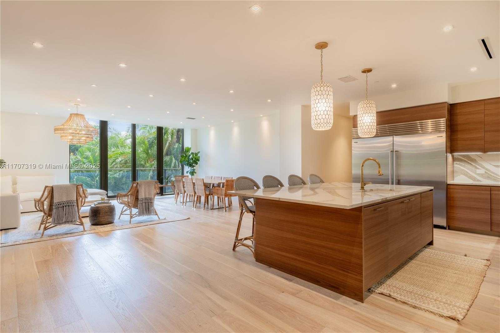 Small Image of 3581 EAST GLENCOE ST #203, Miami Number 6