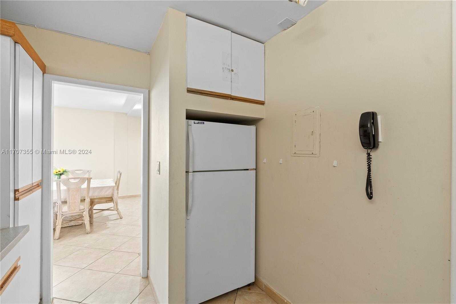 Small Image of 5005 COLLINS AVE #425, Miami Beach Number 13
