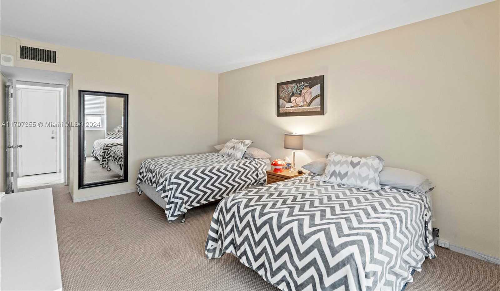 Small Image of 5005 COLLINS AVE #425, Miami Beach Number 16