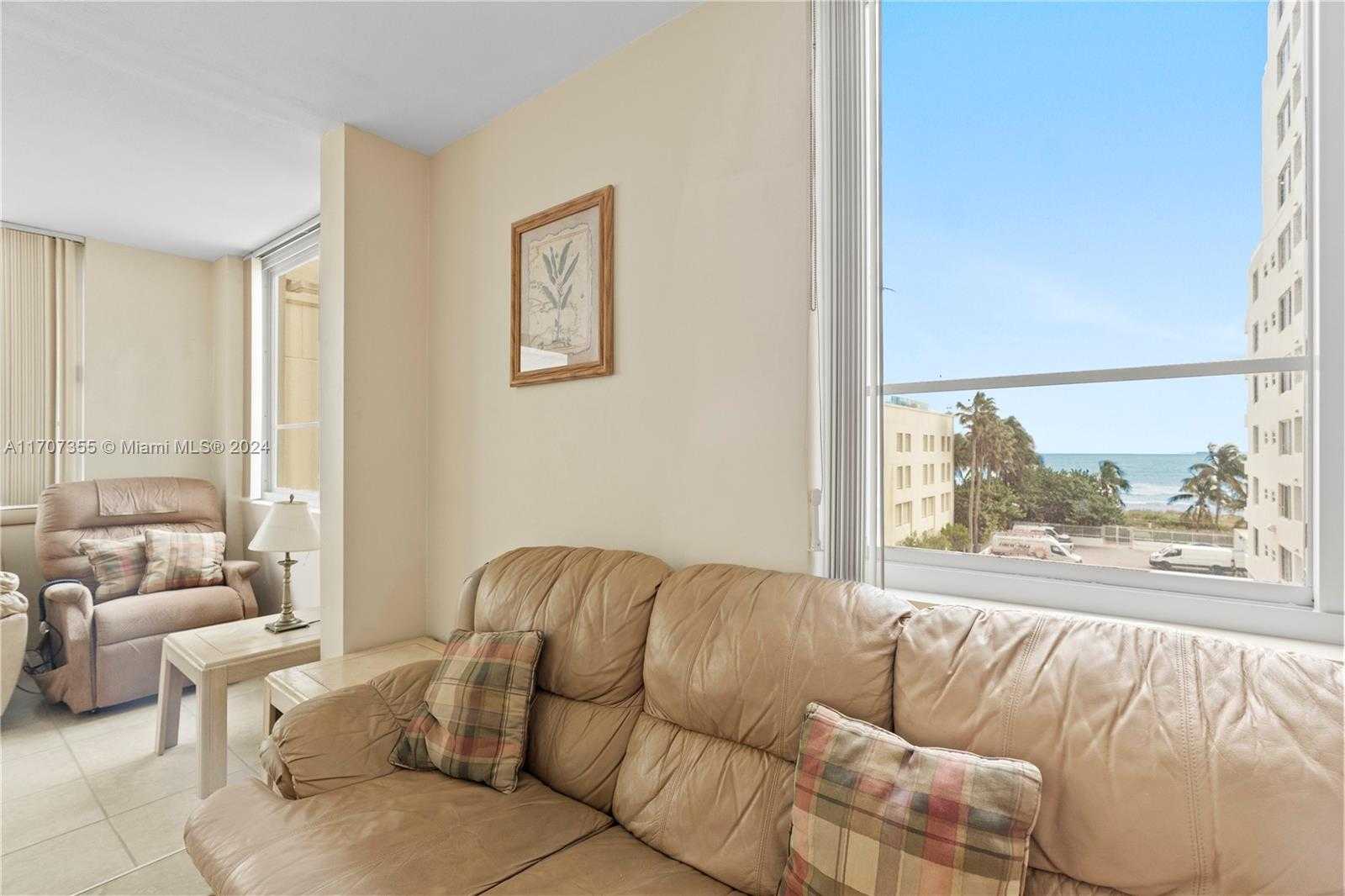 Small Image of 5005 COLLINS AVE #425, Miami Beach Number 4