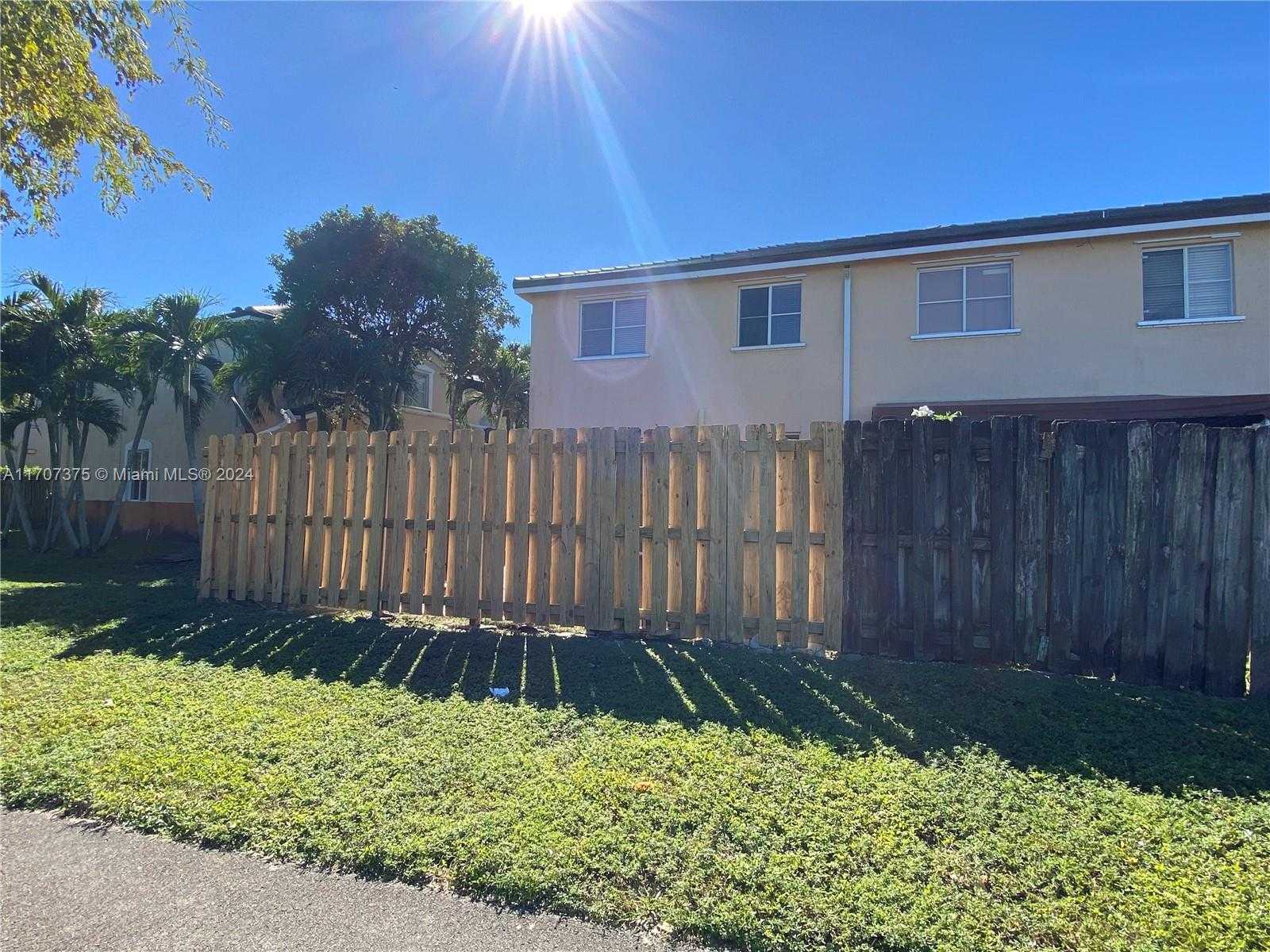 Small Image of 7317 NORTH WEST 174TH TER #100, Hialeah Number 6