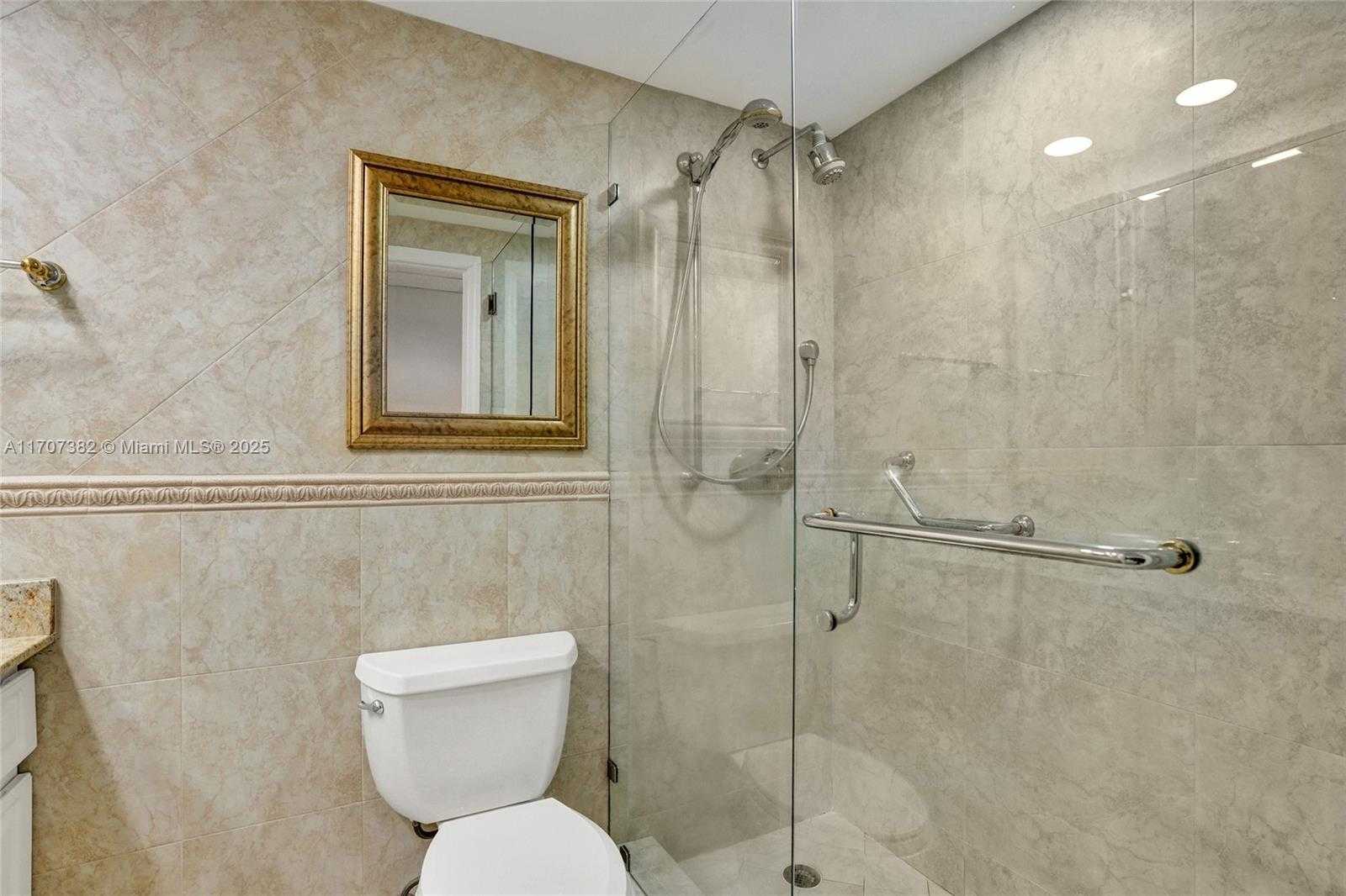 Small Image of 500 BAYVIEW DR #118, Sunny Isles Beach Number 11