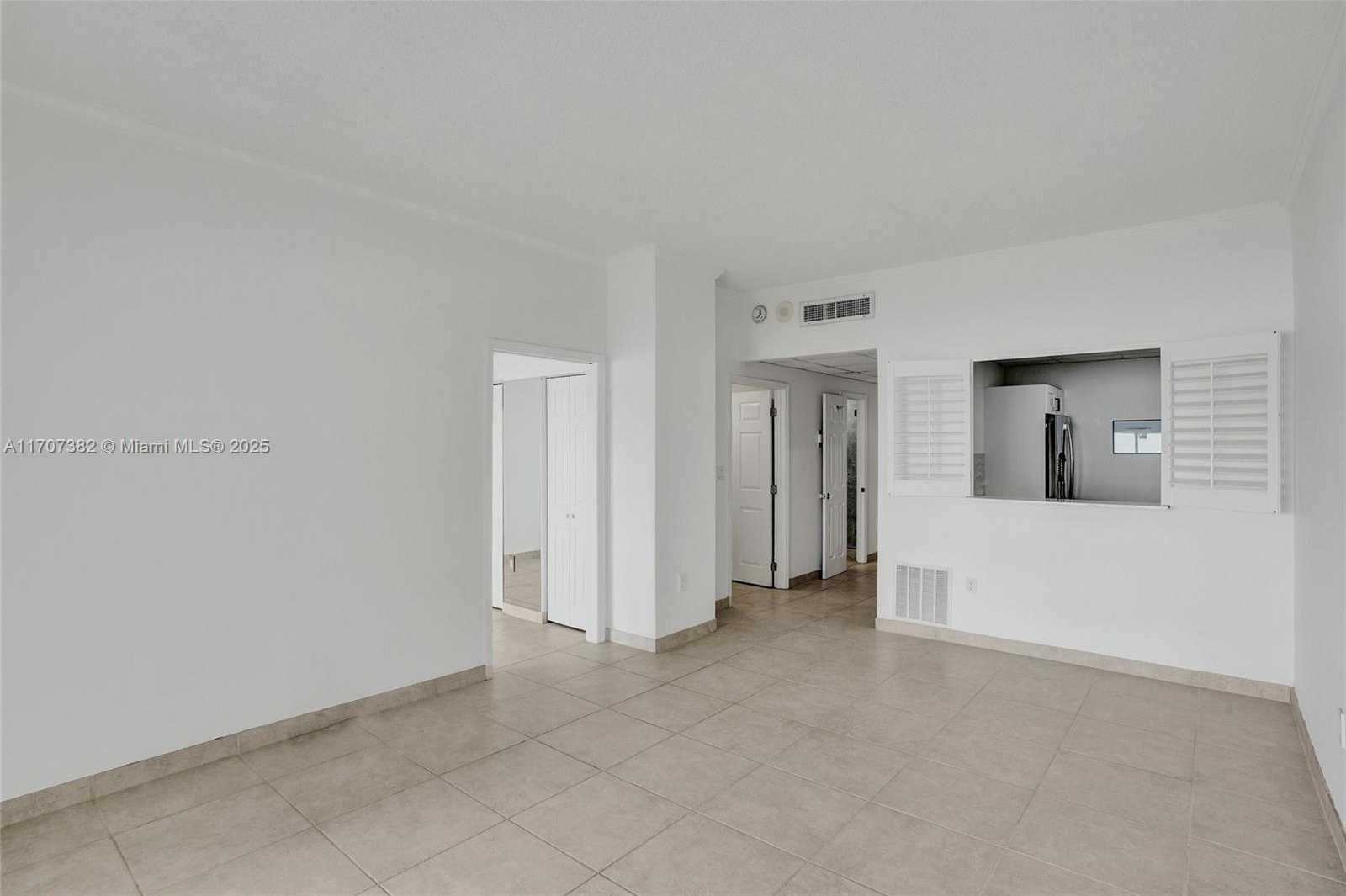Small Image of 500 BAYVIEW DR #118, Sunny Isles Beach Number 12