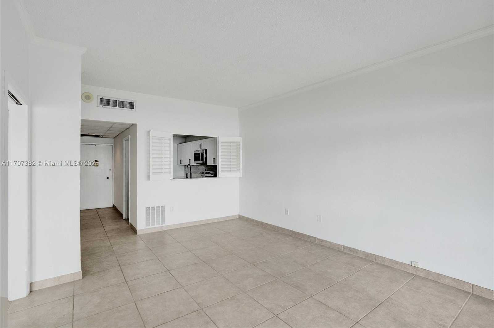 Small Image of 500 BAYVIEW DR #118, Sunny Isles Beach Number 13