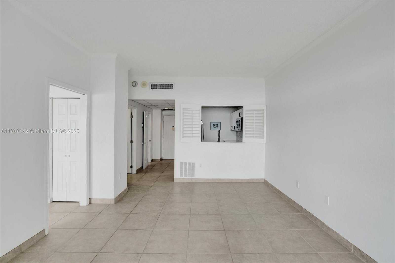 Small Image of 500 BAYVIEW DR #118, Sunny Isles Beach Number 14