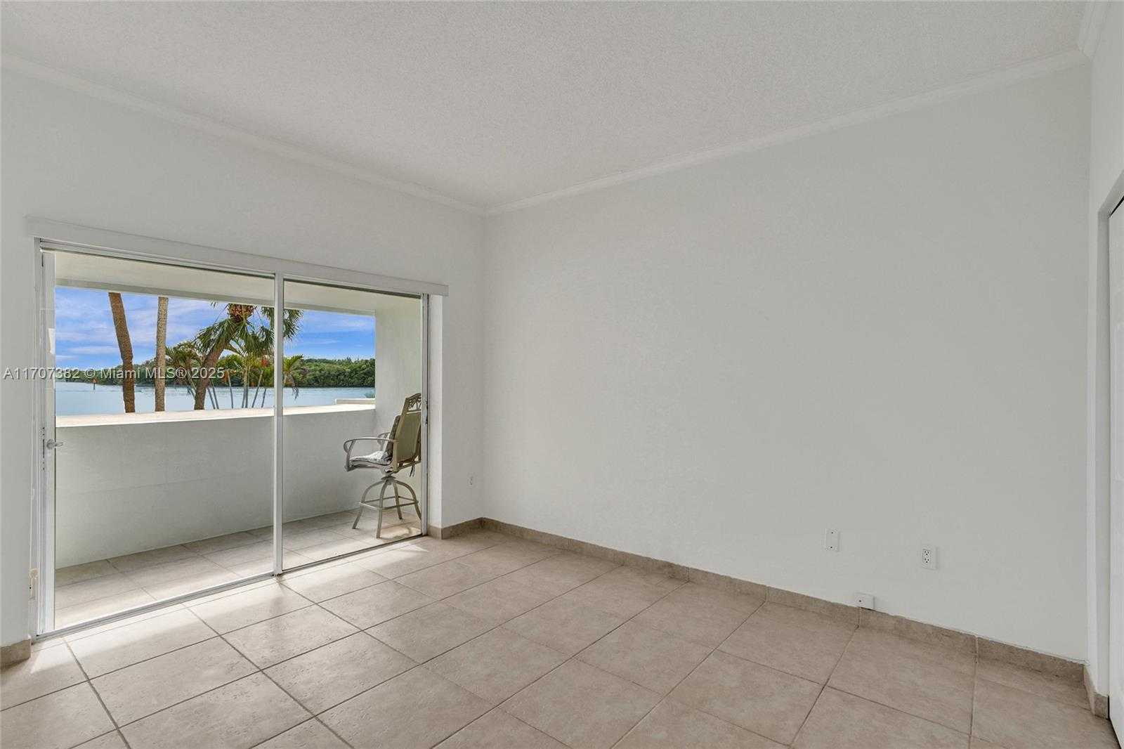 Small Image of 500 BAYVIEW DR #118, Sunny Isles Beach Number 16