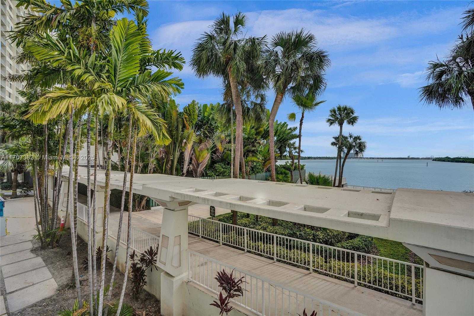 Small Image of 500 BAYVIEW DR #118, Sunny Isles Beach Number 26
